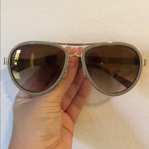 Henri Bendel sunglasses NWT